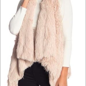 Wit& wisdom Nordstrom size small pink furry vest.